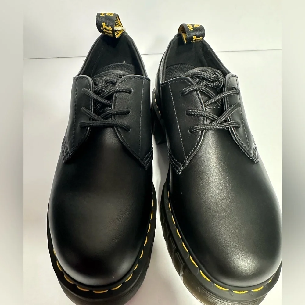 Dr MARTENS Black Leather Men's Shoes size 8 brand new.